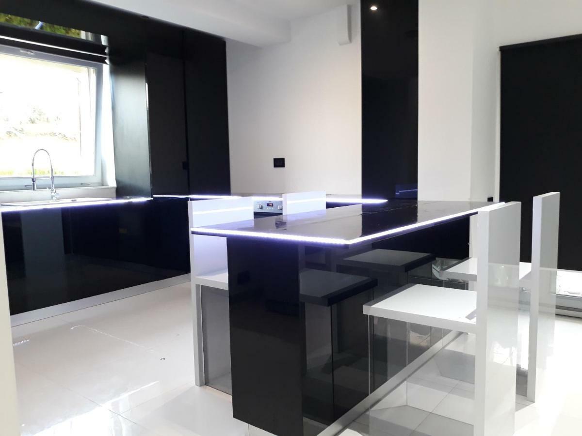 Ezra Luxury Apartments 那沃达利 外观 照片