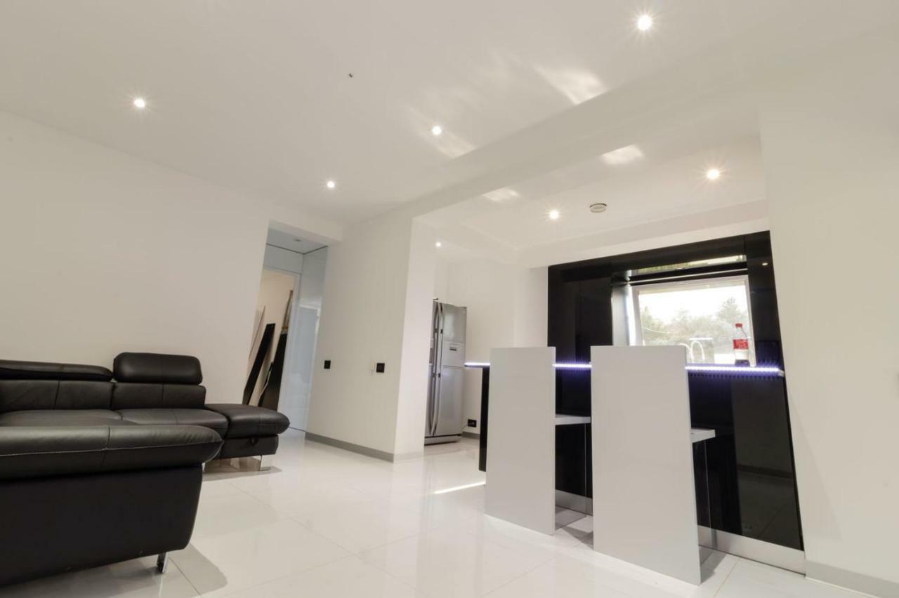 Ezra Luxury Apartments 那沃达利 外观 照片