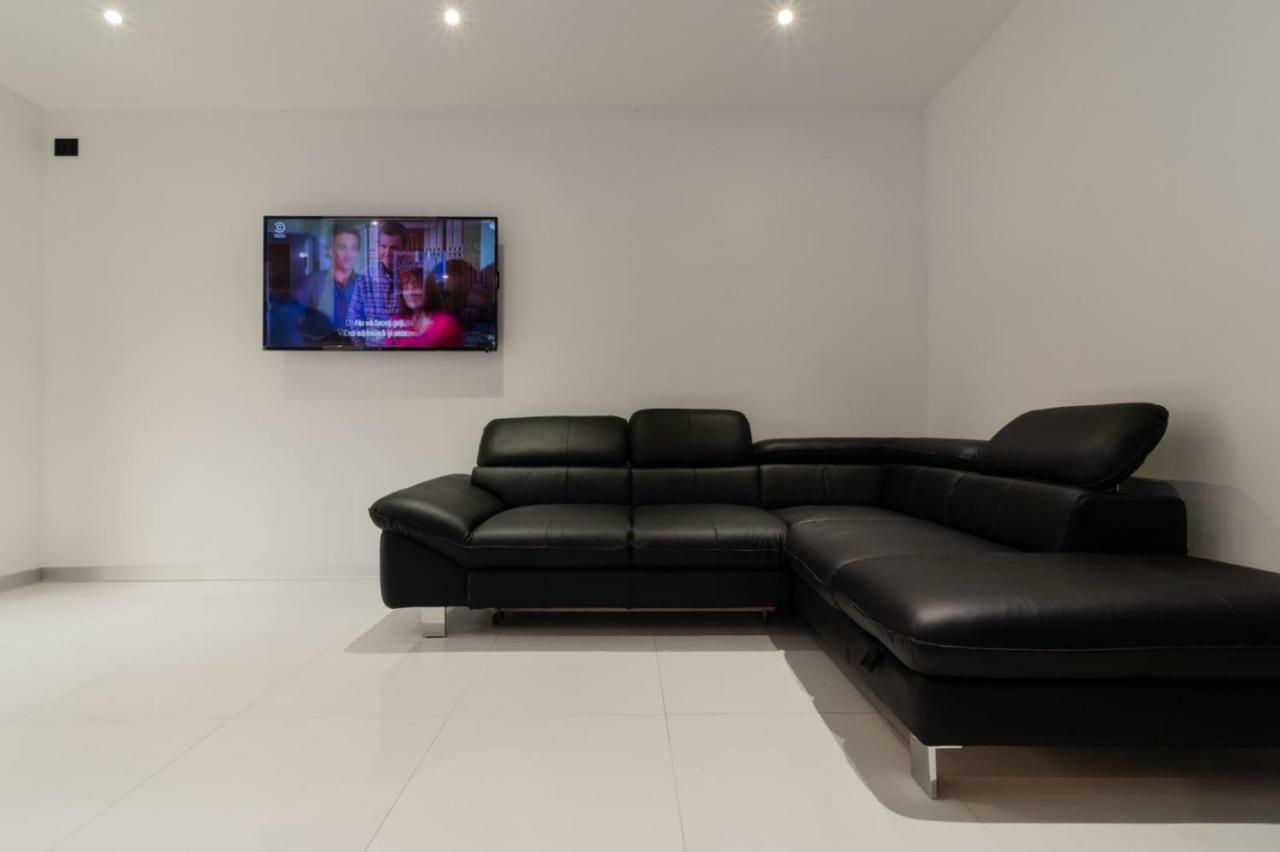 Ezra Luxury Apartments 那沃达利 外观 照片